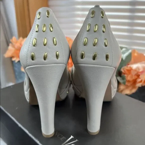 Vince Camuto MiM Aviator Sheep Leather Studded Heel 
Size 8 NIB - Picture 4 of 10